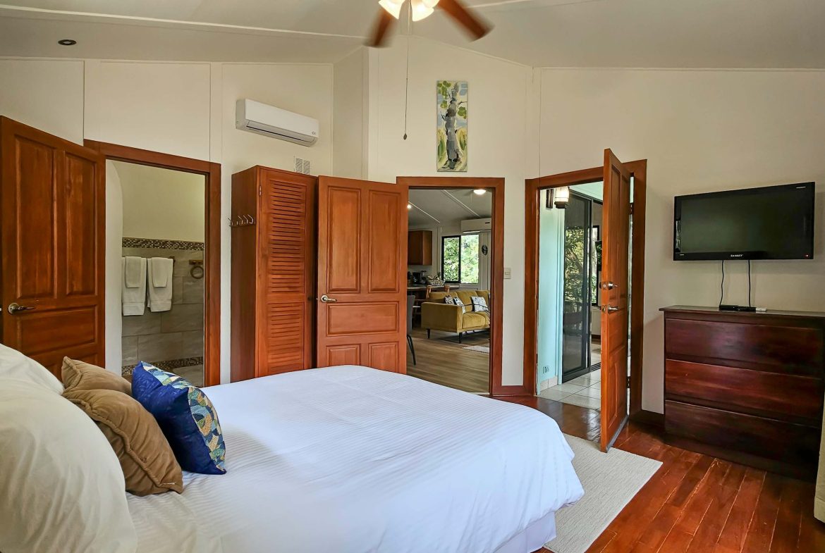 CASA MACAW PROPERTY WITH TWO BEDROOM IN A GATED COMMUNITY, IN QUEPOS – 0.037 ACRES