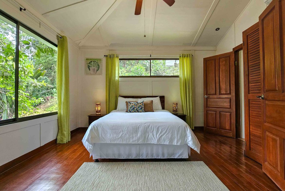 CASA MACAW PROPERTY WITH TWO BEDROOM IN A GATED COMMUNITY, IN QUEPOS – 0.037 ACRES