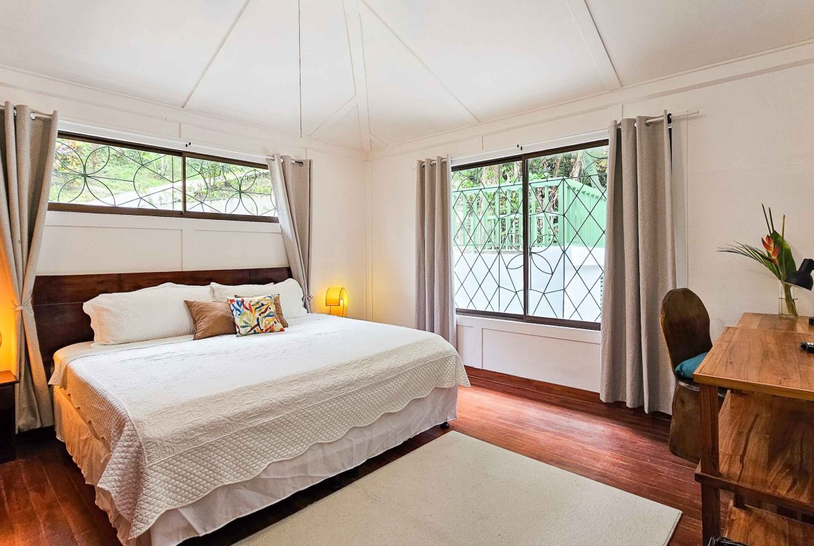 CASA MACAW PROPERTY WITH TWO BEDROOM IN A GATED COMMUNITY, IN QUEPOS – 0.037 ACRES