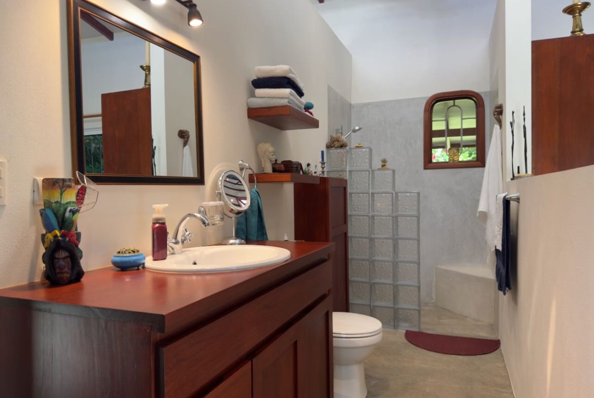 PROPERTY WITH TWO BEDROOM AND PEACEFUL GARDEN, IN OJOCHAL – 7.23 ACRES