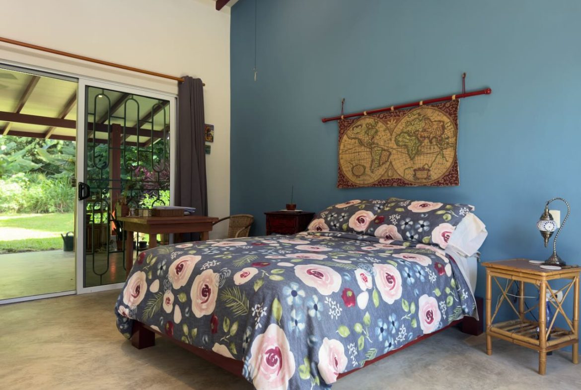 PROPERTY WITH TWO BEDROOM AND PEACEFUL GARDEN, IN OJOCHAL – 7.23 ACRES