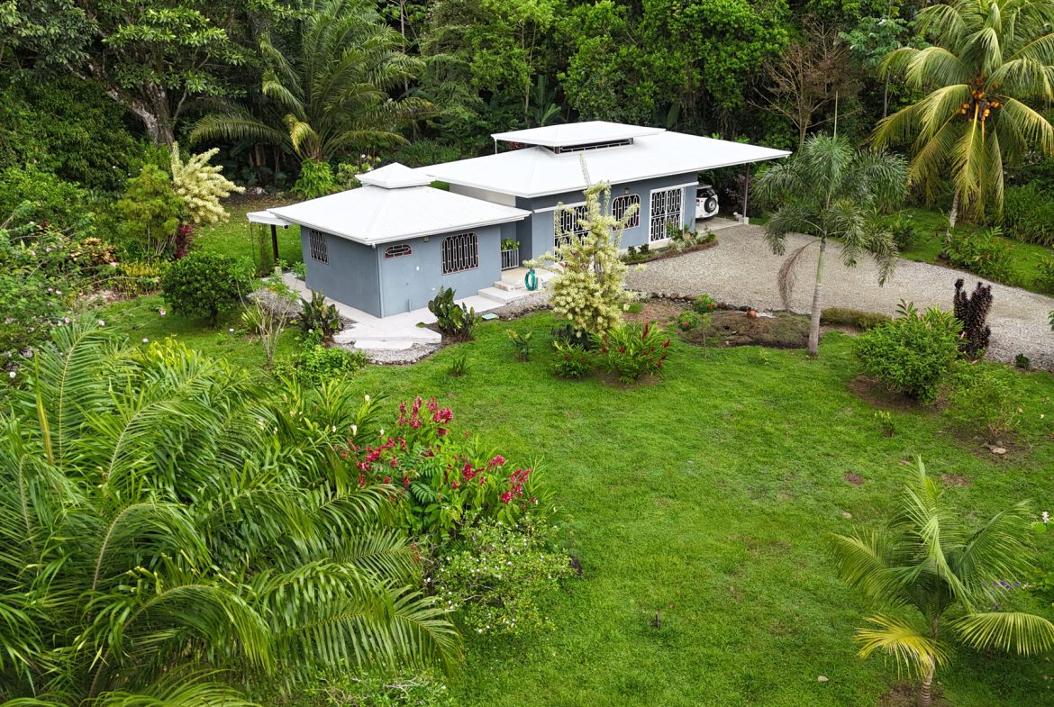 PROPERTY WITH TWO BEDROOM AND PEACEFUL GARDEN, IN OJOCHAL – 7.23 ACRES