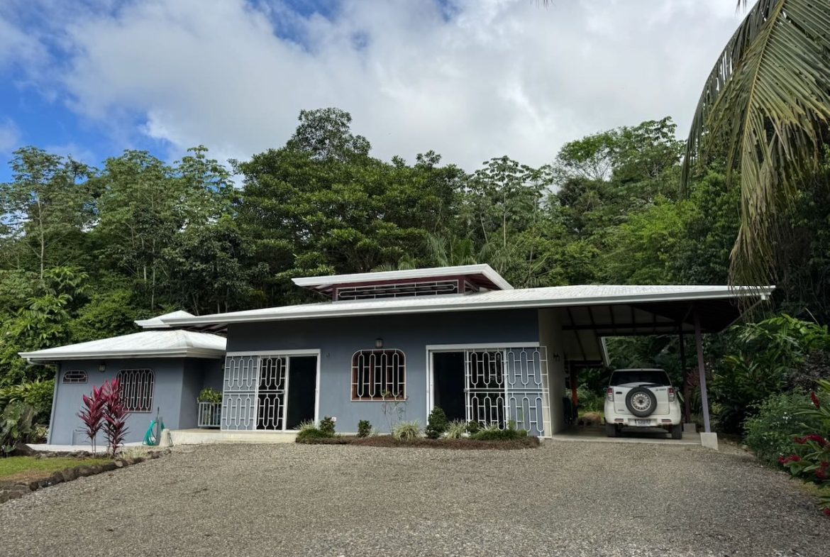PROPERTY WITH TWO BEDROOM AND PEACEFUL GARDEN, IN OJOCHAL – 7.23 ACRES