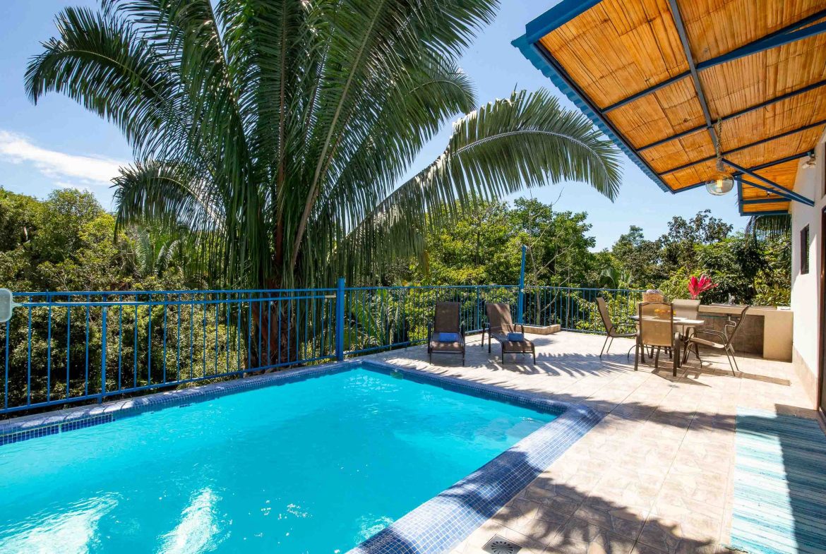 CASA CAYENA PROPERTY WITH THREE BEDROOM IN A GATED COMMUNITY, IN QUEPOS – 1.23 ACRES