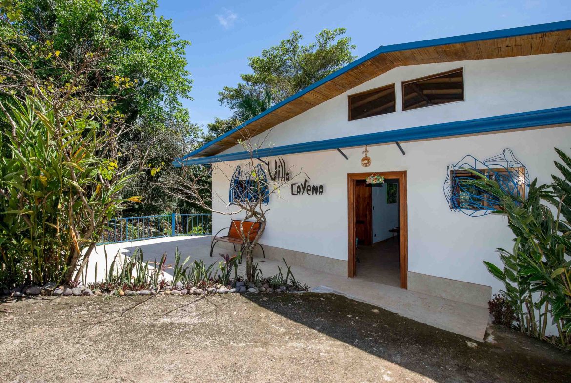 CASA CAYENA PROPERTY WITH THREE BEDROOM IN A GATED COMMUNITY, IN QUEPOS – 1.23 ACRES
