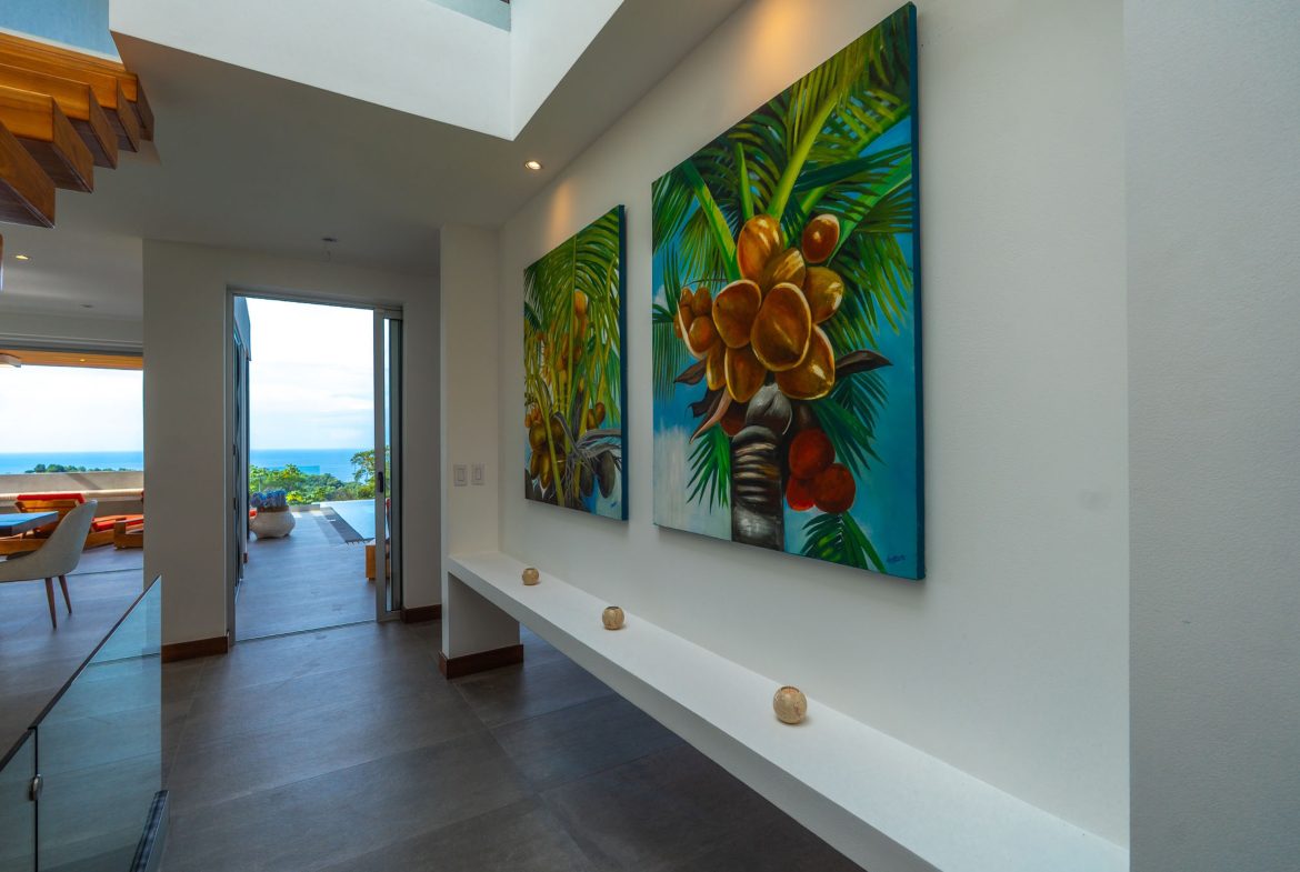 LUXURY PROPERTY WITH FOUR BEDROOM, AND PANORAMIC VIEWS OF THE OCEAN, IN PLAYA HERMOSA – 0.72 ACRES