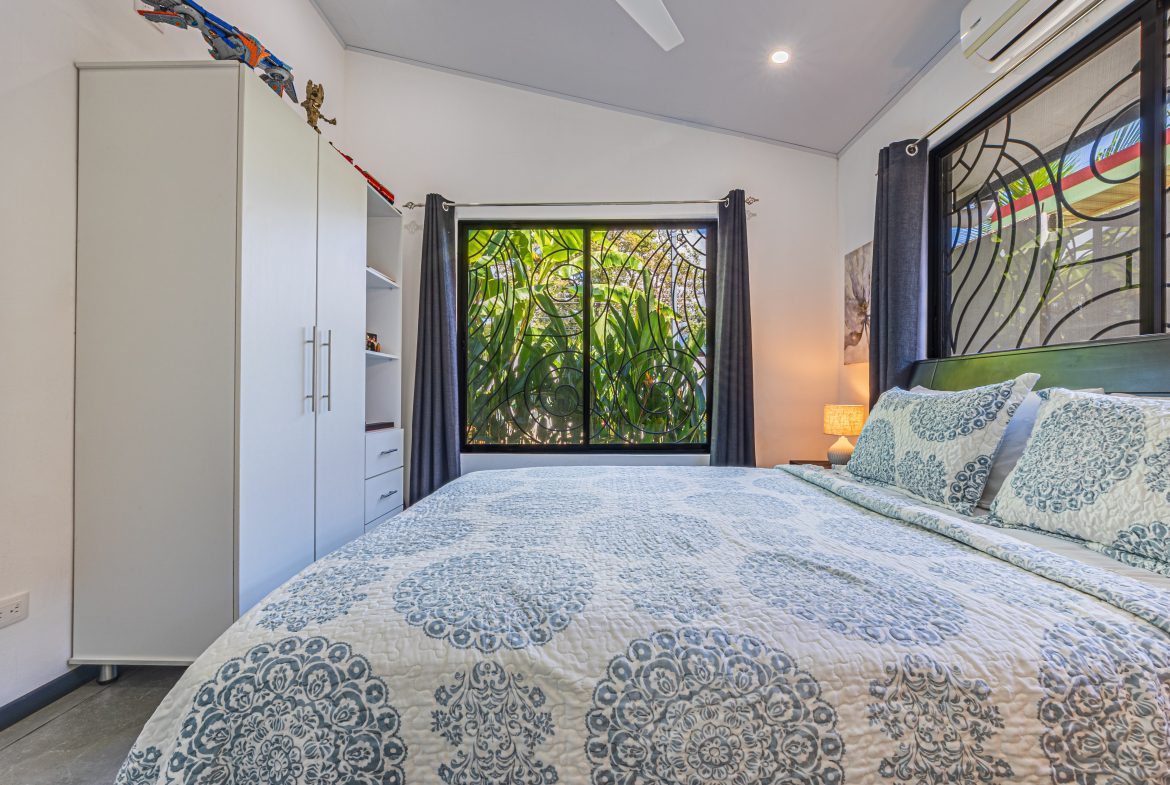 PROPERTY WITH THREE BEDROOM IN BAHIA CENTER WITH BEAUTIFUL VIEWS OF THE GARDEN – 0.12 ACRES