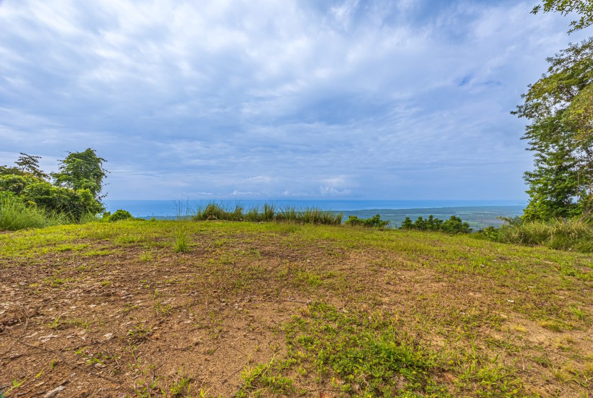 DEVELOPMENT PROPERTY WITH PANORAMIC VIEWS OF THE OCEAN AND SUNSET, IN PORTALON – 44 ACRES