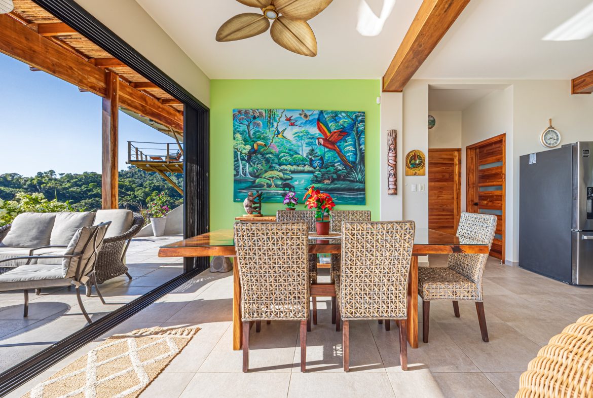 LUXURY PROPERTY WITH FOUR BEDROOM AND PANORAMICS VIEWS OF THE MOUNTAIN, IN QUEPOS – 1.5 ACRES