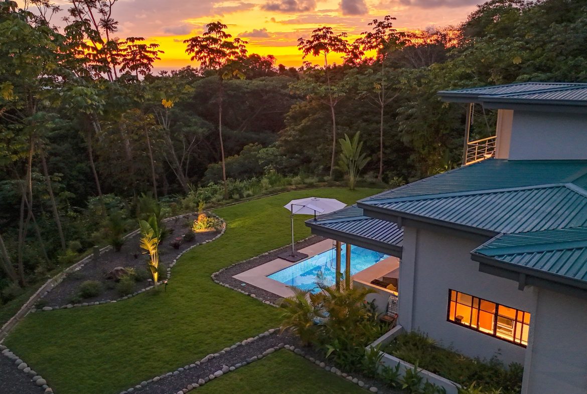 TWO FLOOR PROPERTY WITH THREE BEDROOM AND MOUNTAIN VIEWS, IN OJOCHAL – 1.58 ACRES