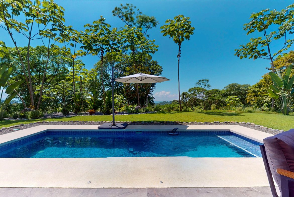 TWO FLOOR PROPERTY WITH THREE BEDROOM AND MOUNTAIN VIEWS, IN OJOCHAL – 1.58 ACRES