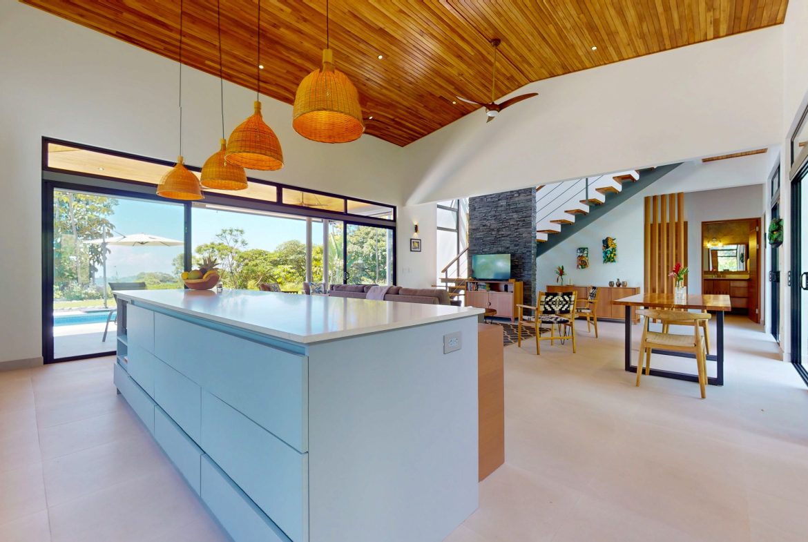 TWO FLOOR PROPERTY WITH THREE BEDROOM AND MOUNTAIN VIEWS, IN OJOCHAL – 1.58 ACRES