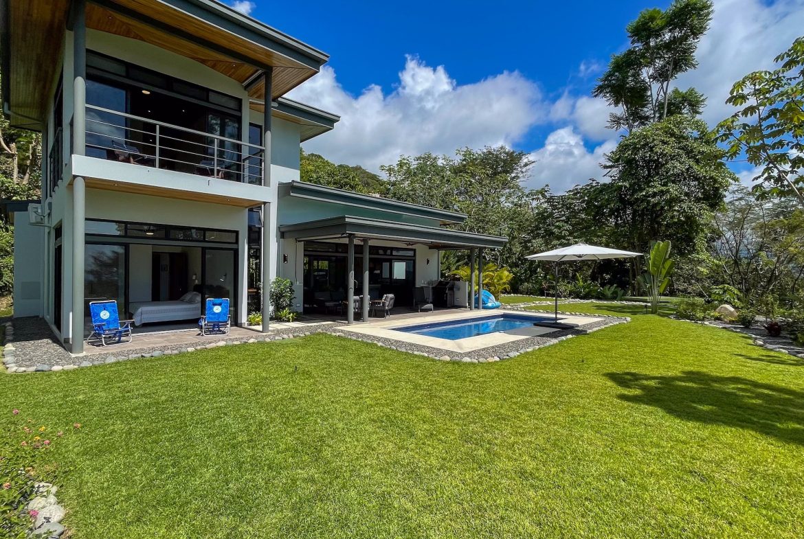 TWO FLOOR PROPERTY WITH THREE BEDROOM AND MOUNTAIN VIEWS, IN OJOCHAL – 1.58 ACRES