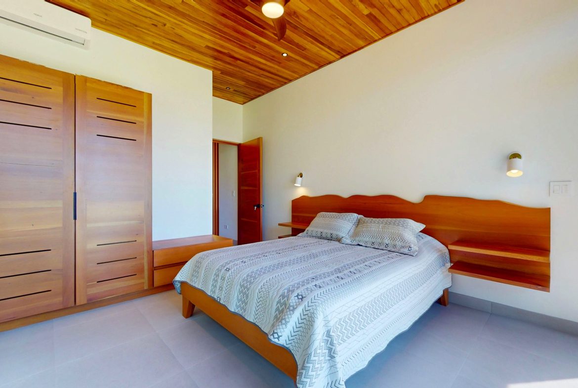 TWO FLOOR PROPERTY WITH THREE BEDROOM AND MOUNTAIN VIEWS, IN OJOCHAL – 1.58 ACRES