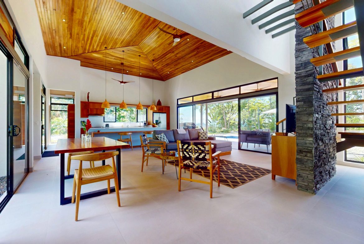 TWO FLOOR PROPERTY WITH THREE BEDROOM AND MOUNTAIN VIEWS, IN OJOCHAL – 1.58 ACRES