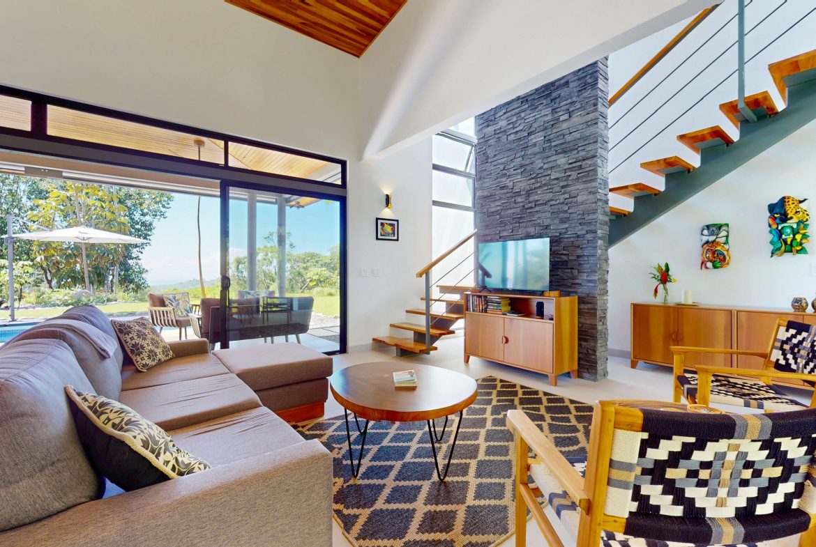 TWO FLOOR PROPERTY WITH THREE BEDROOM AND MOUNTAIN VIEWS, IN OJOCHAL – 1.58 ACRES