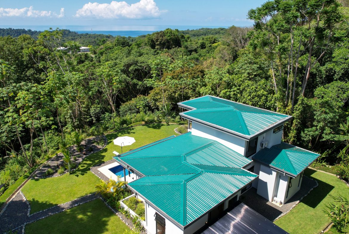 TWO FLOOR PROPERTY WITH THREE BEDROOM AND MOUNTAIN VIEWS, IN OJOCHAL – 1.58 ACRES