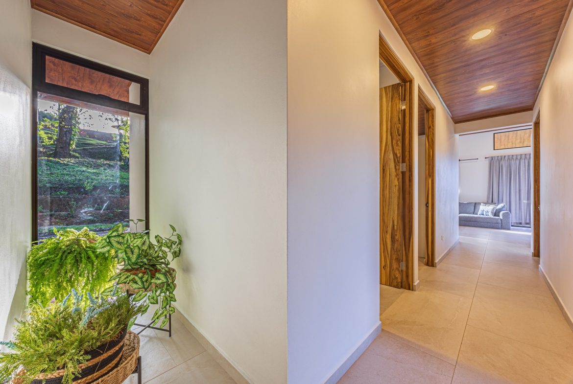 VIENTO LINDO MOUNTAIN PROPERTY  WITH MODERN FINISHES AND LARGE LAND WITH BEAUTIFUL VIEWS, IN TRES PIEDRAS – 5 ACRES