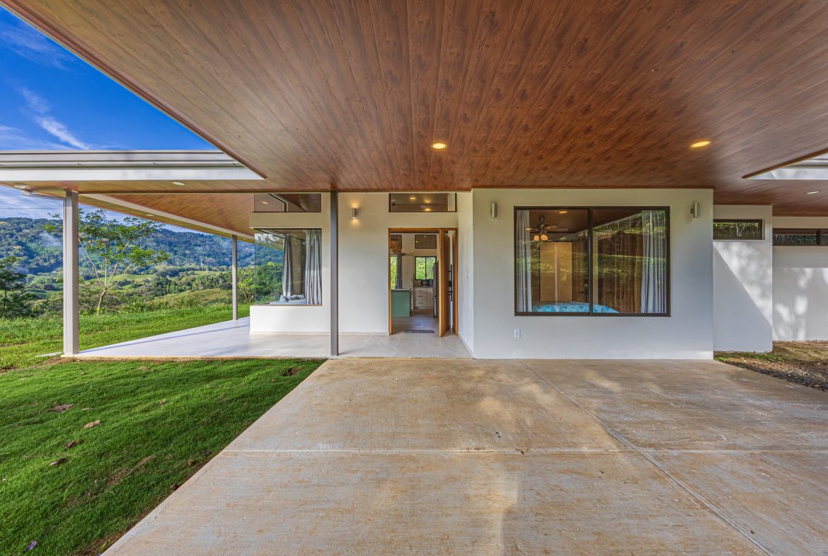VIENTO LINDO MOUNTAIN PROPERTY  WITH MODERN FINISHES AND LARGE LAND WITH BEAUTIFUL VIEWS, IN TRES PIEDRAS – 5 ACRES
