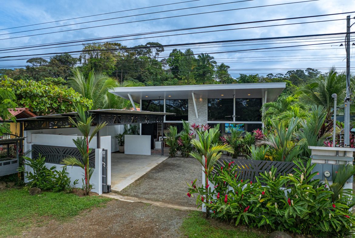 CASA TROPICAL PROPERTY WITH THREE BEDROOMS, IN BAHIA BALLENA CENTER – 0.12 ACRES