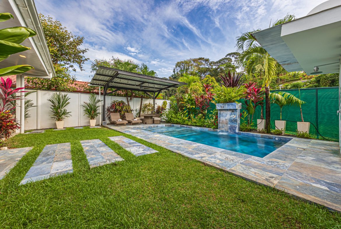 CASA TROPICAL PROPERTY WITH THREE BEDROOMS, IN BAHIA BALLENA CENTER – 0.12 ACRES