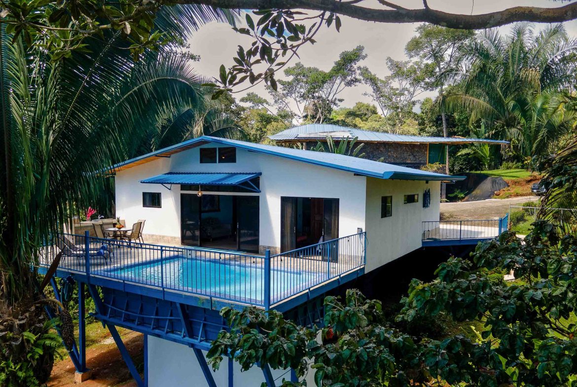CASA CAYENA PROPERTY WITH THREE BEDROOM IN A GATED COMMUNITY, IN QUEPOS – 1.23 ACRES
