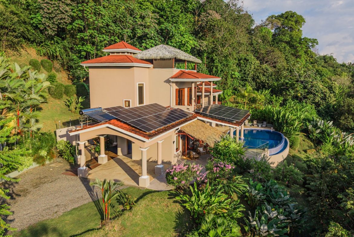 LUXURY PROPERTY WITH FOUR BEDROOM AND OCEAN FRONT VIEWS, IN SAN MARTIN – 1.52 ACRES