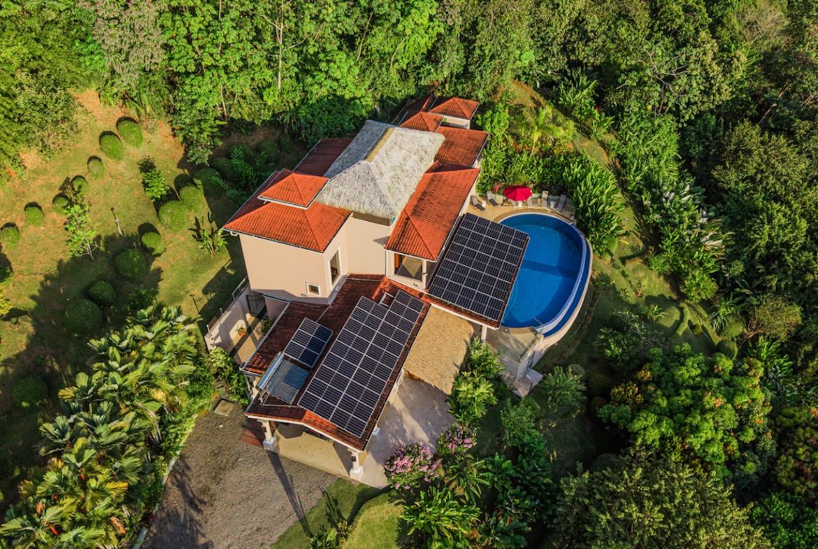 LUXURY PROPERTY WITH FOUR BEDROOM AND OCEAN FRONT VIEWS, IN SAN MARTIN – 1.52 ACRES