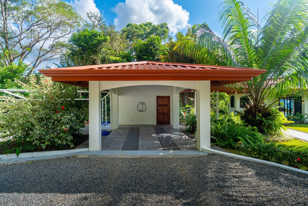 VILLA ALLAMANDA PROPERTY WITH THREE BEDROOM, AND SUNSET VIEWS, IN TRES RIOS – 4.4 ACRES