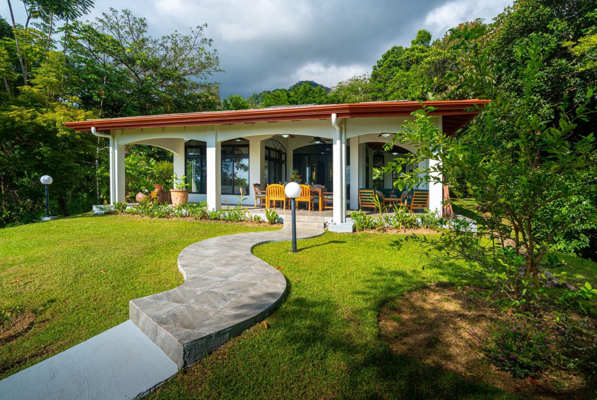 VILLA ALLAMANDA PROPERTY WITH THREE BEDROOM, AND SUNSET VIEWS, IN TRES RIOS – 4.4 ACRES