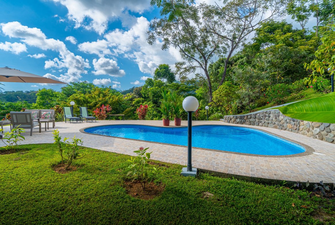 VILLA ALLAMANDA PROPERTY WITH THREE BEDROOM, AND SUNSET VIEWS, IN TRES RIOS – 4.4 ACRES