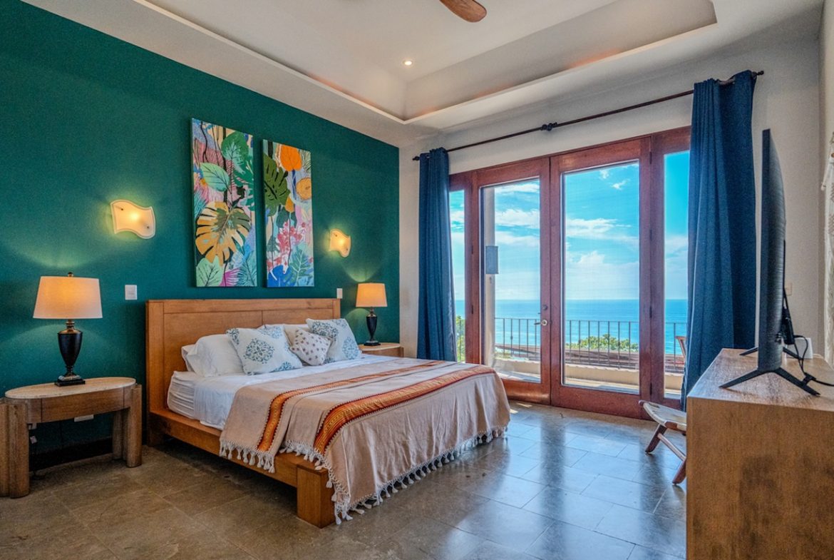 LUXURY PROPERTY WITH FOUR BEDROOM AND OCEAN FRONT VIEWS, IN SAN MARTIN – 1.52 ACRES