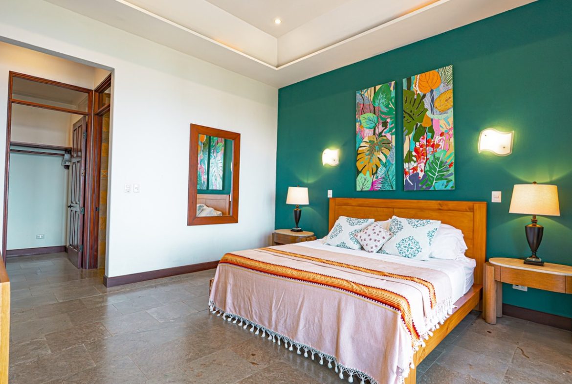 LUXURY PROPERTY WITH FOUR BEDROOM AND OCEAN FRONT VIEWS, IN SAN MARTIN – 1.52 ACRES