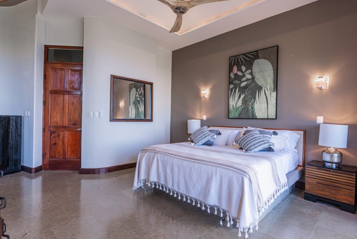 LUXURY PROPERTY WITH FOUR BEDROOM AND OCEAN FRONT VIEWS, IN SAN MARTIN – 1.52 ACRES