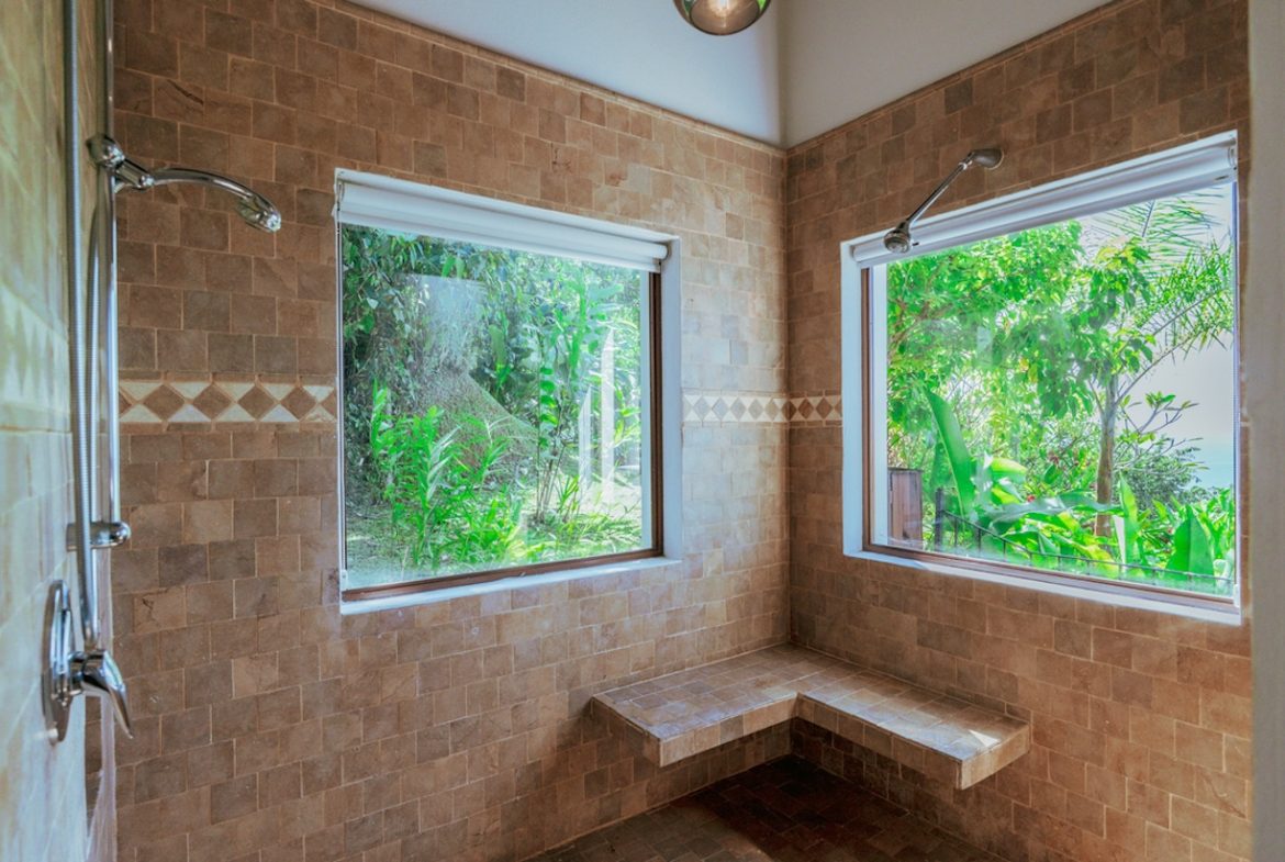 LUXURY PROPERTY WITH FOUR BEDROOM AND OCEAN FRONT VIEWS, IN SAN MARTIN – 1.52 ACRES