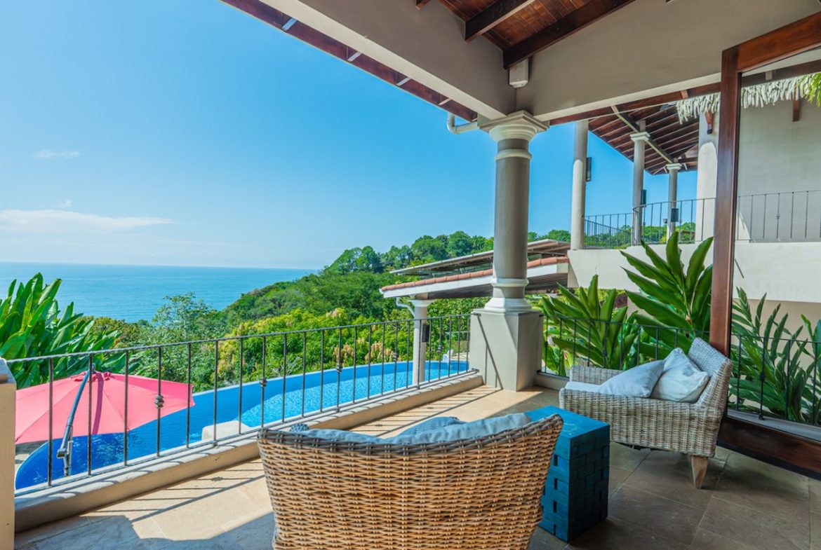 LUXURY PROPERTY WITH FOUR BEDROOM AND OCEAN FRONT VIEWS, IN SAN MARTIN – 1.52 ACRES