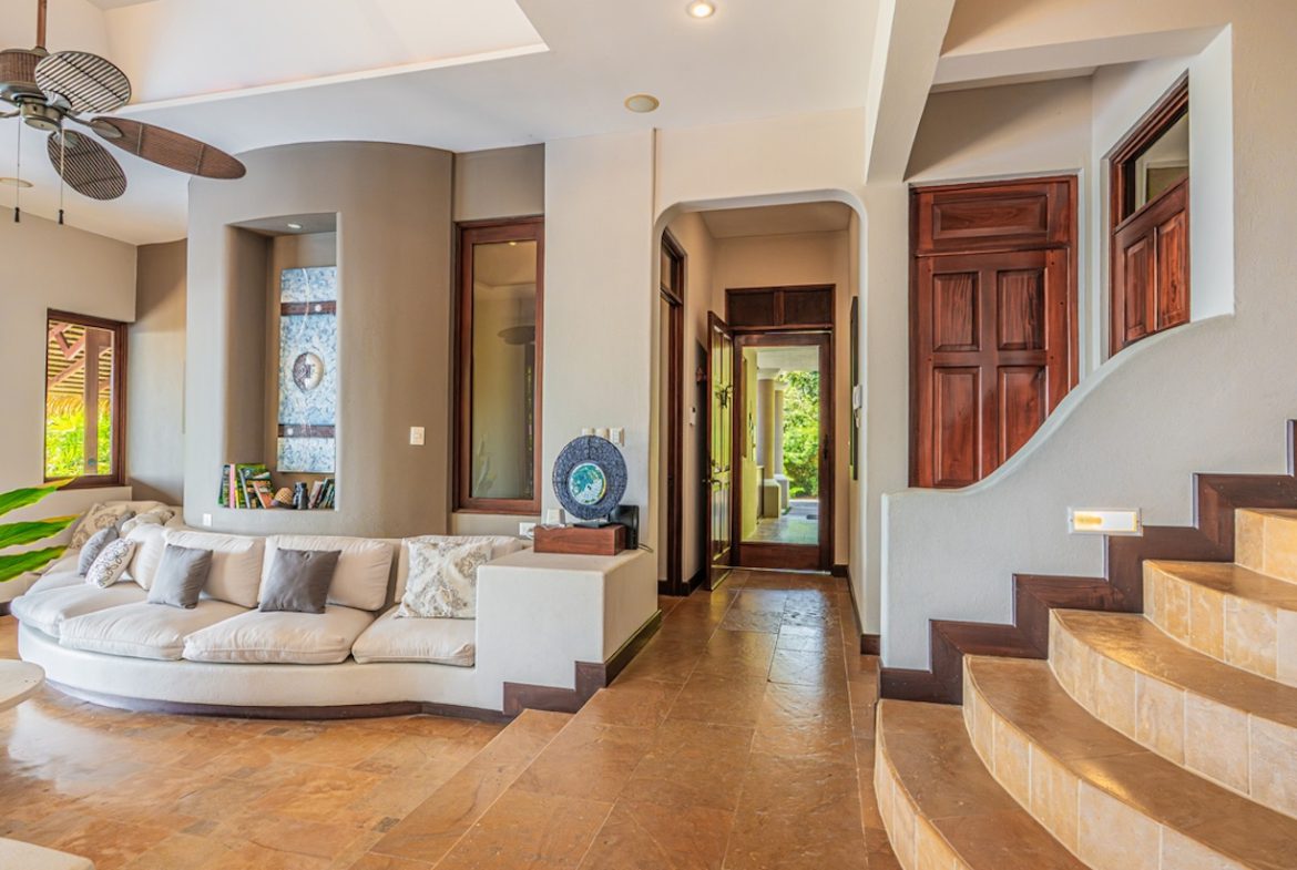 LUXURY PROPERTY WITH FOUR BEDROOM AND OCEAN FRONT VIEWS, IN SAN MARTIN – 1.52 ACRES