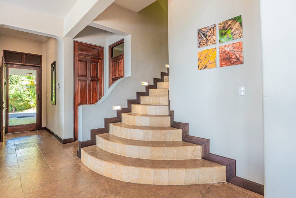 LUXURY PROPERTY WITH FOUR BEDROOM AND OCEAN FRONT VIEWS, IN SAN MARTIN – 1.52 ACRES