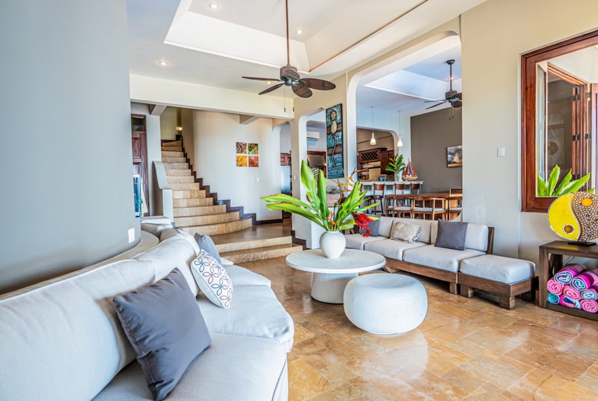 LUXURY PROPERTY WITH FOUR BEDROOM AND OCEAN FRONT VIEWS, IN SAN MARTIN – 1.52 ACRES