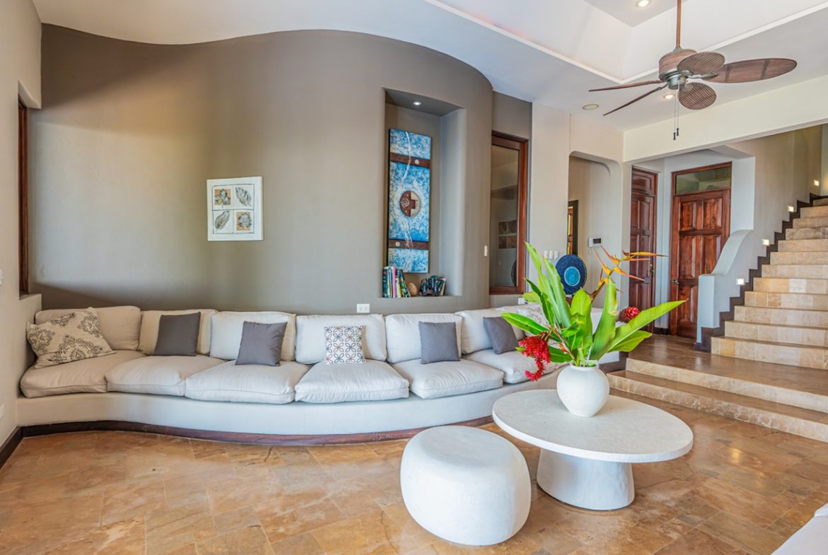 LUXURY PROPERTY WITH FOUR BEDROOM AND OCEAN FRONT VIEWS, IN SAN MARTIN – 1.52 ACRES