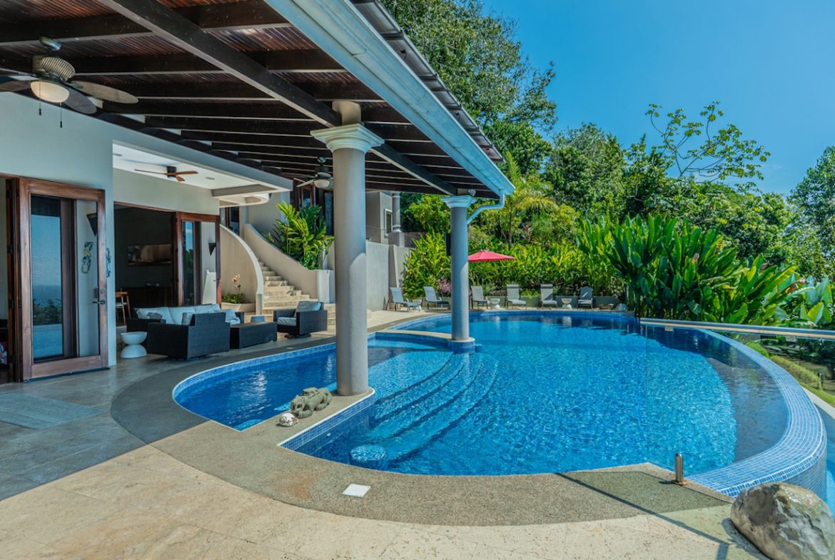 LUXURY PROPERTY WITH FOUR BEDROOM AND OCEAN FRONT VIEWS, IN SAN MARTIN – 1.52 ACRES