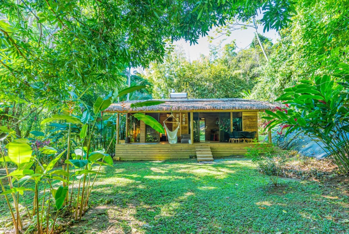LUXURY PROPERTY WITH FOUR BEDROOM AND OCEAN FRONT VIEWS, IN SAN MARTIN – 1.52 ACRES