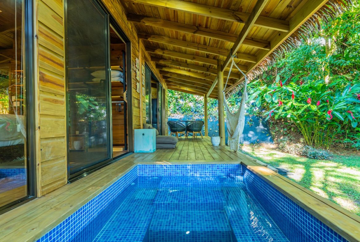LUXURY PROPERTY WITH FOUR BEDROOM AND OCEAN FRONT VIEWS, IN SAN MARTIN – 1.52 ACRES