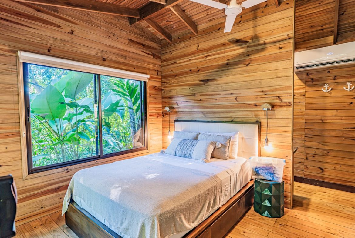 LUXURY PROPERTY WITH FOUR BEDROOM AND OCEAN FRONT VIEWS, IN SAN MARTIN – 1.52 ACRES