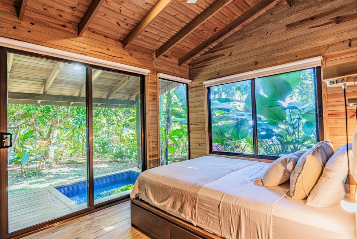 LUXURY PROPERTY WITH FOUR BEDROOM AND OCEAN FRONT VIEWS, IN SAN MARTIN – 1.52 ACRES