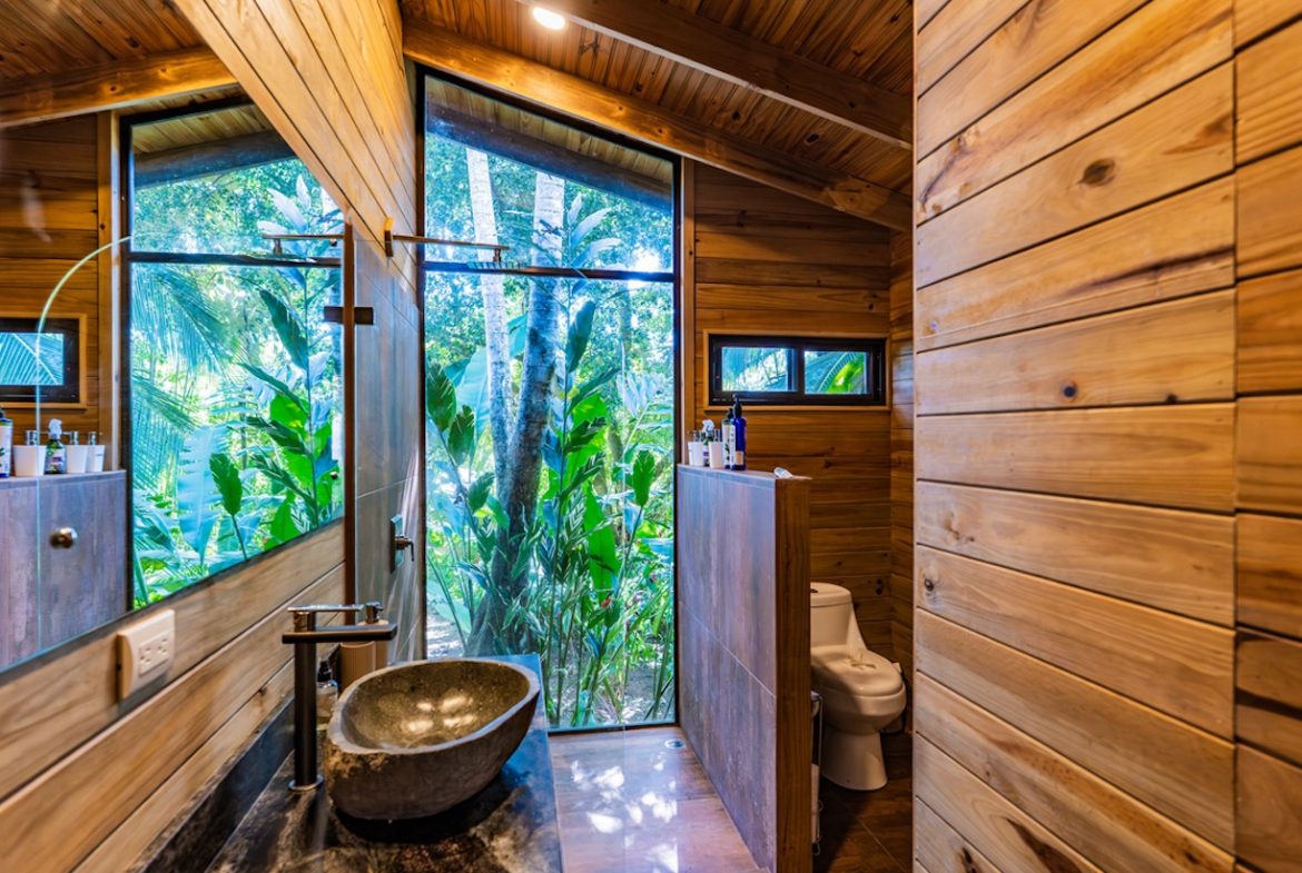LUXURY PROPERTY WITH FOUR BEDROOM AND OCEAN FRONT VIEWS, IN SAN MARTIN – 1.52 ACRES