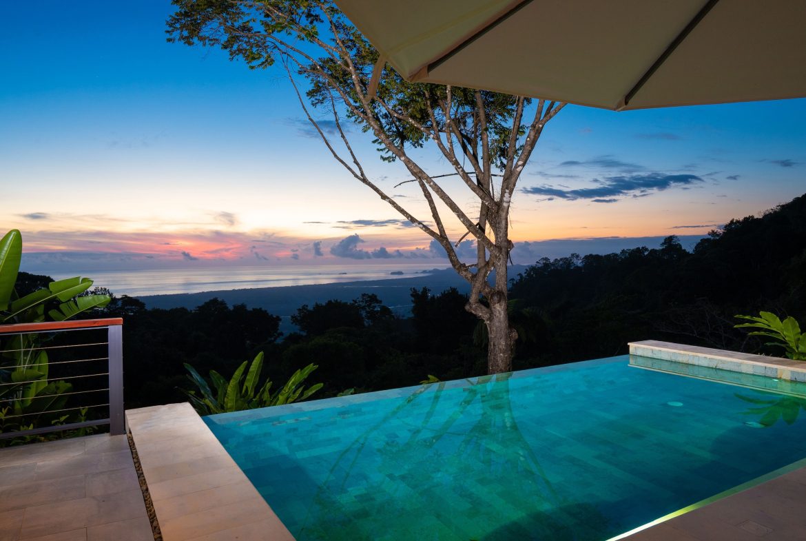 PROPERTY WITH THREE BEDROOM AND PANORAMIC OCEAN VIEWS, IN PORTALON – 3.8 ACRES