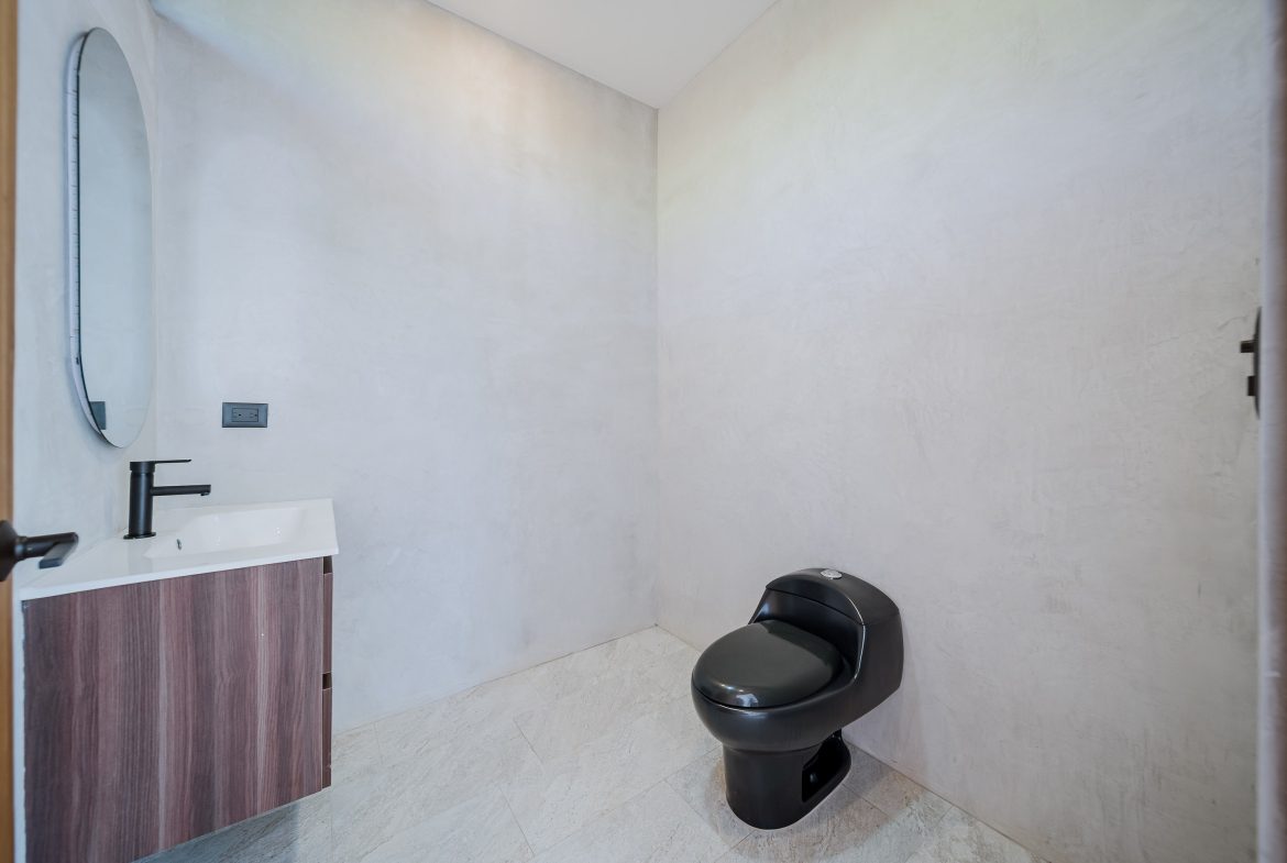 LUXURY PROPERTY WITH FOUR BEDROOMS IN A GATED COMMUNITY, IN GALLEGA NARANJITO – 3.1 ACRES