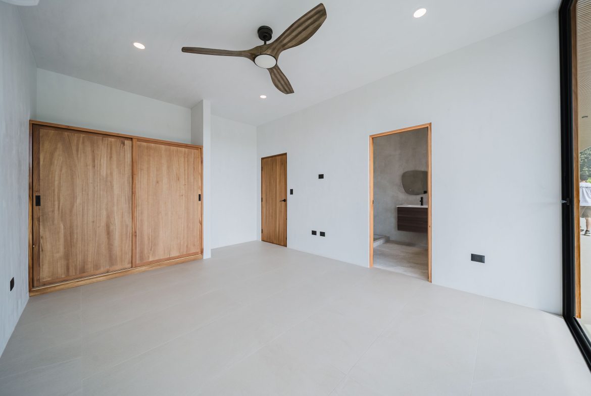 LUXURY PROPERTY WITH FOUR BEDROOMS IN A GATED COMMUNITY, IN GALLEGA NARANJITO – 3.1 ACRES