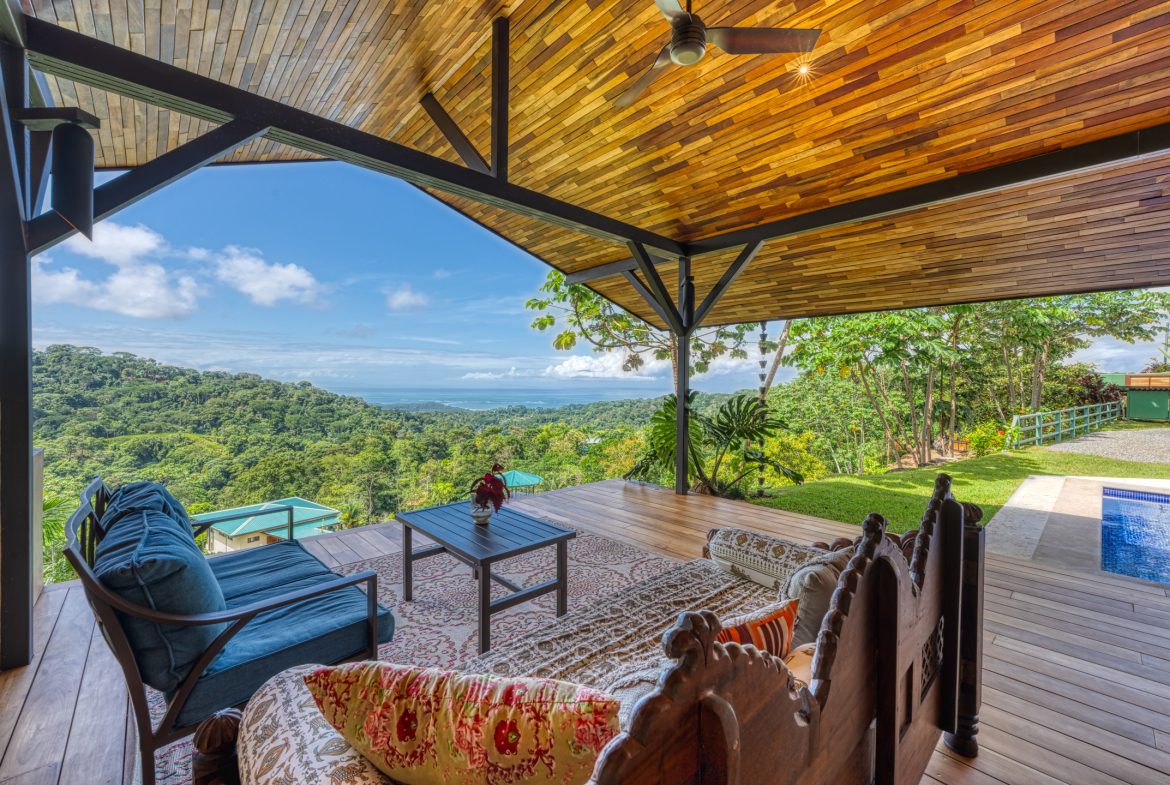 PROPERTY WITH TWO BEDROOM, AND A TERRACE WITH OCEAN VIEWS, IN SAN JOSECITO – 0.29 ACRES